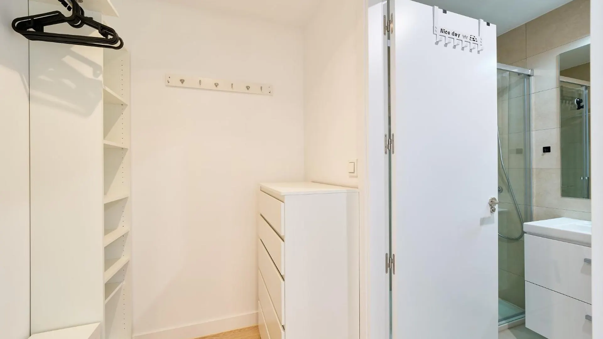 Sky Tower By Lovely Rentals Malaga Apartment
