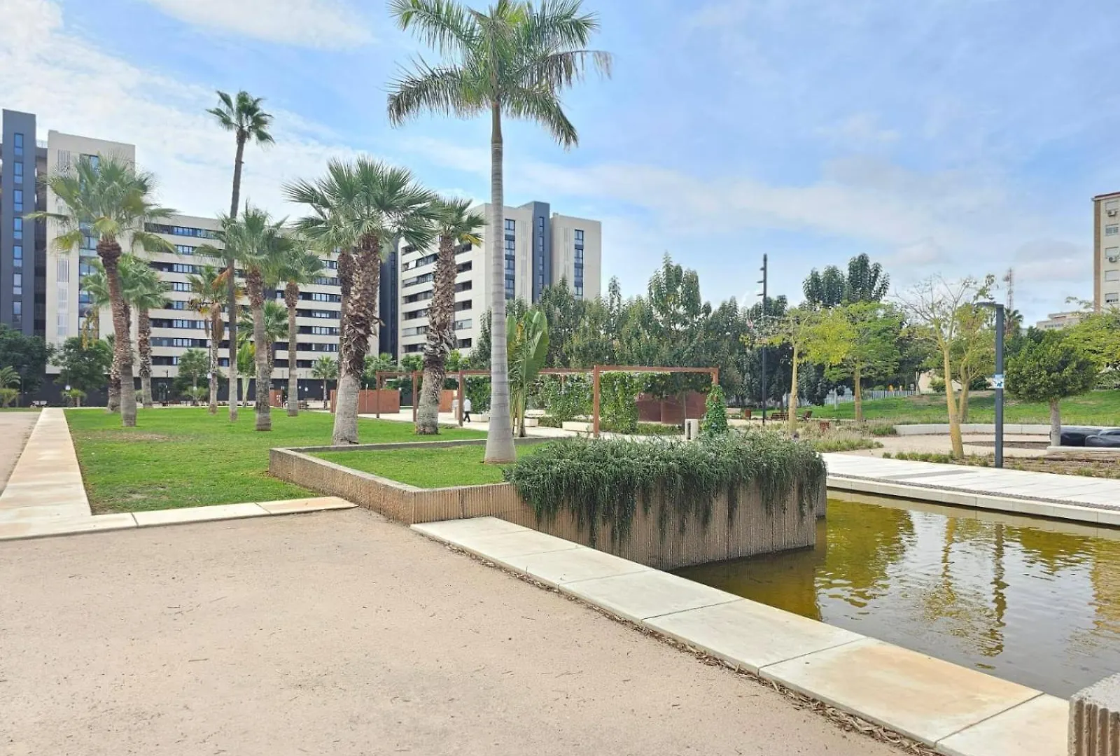 Sky Tower By Lovely Rentals Malaga Apartment
