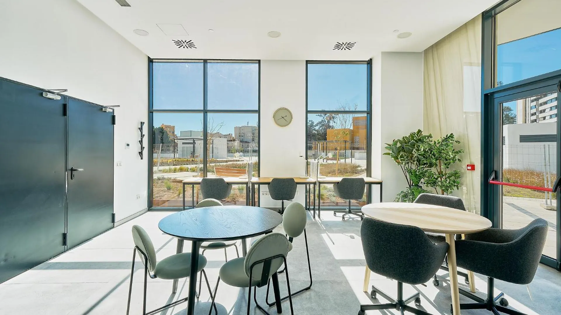 Sky Tower By Lovely Rentals Malaga Apartment
